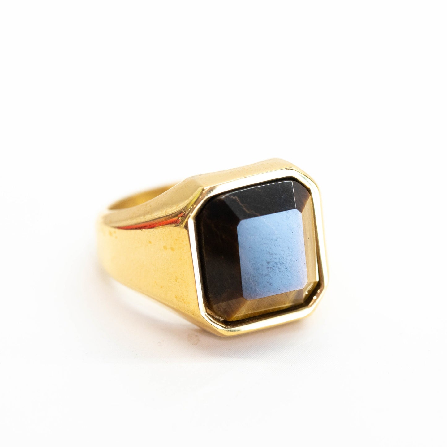 Elegant Gold Ring with Black Onyx Gemstone