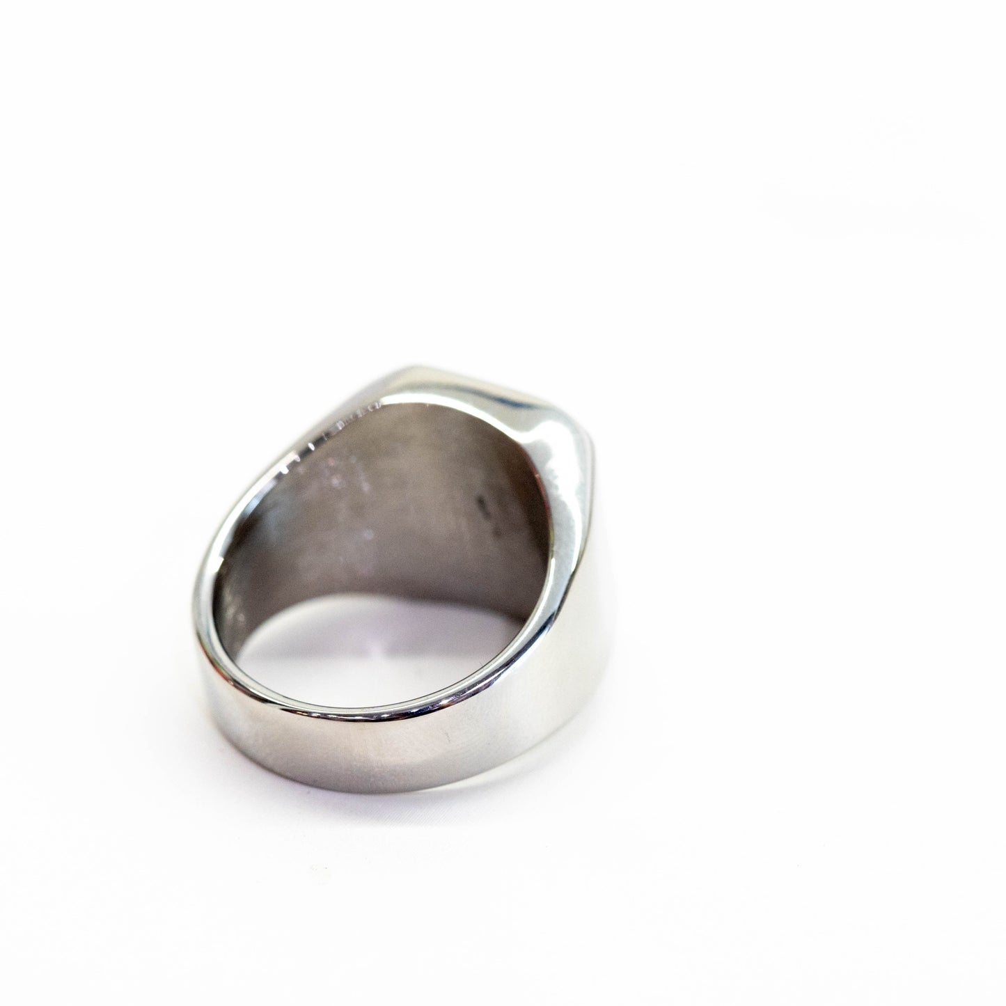 Sleek Silver Ring with Polished Finish